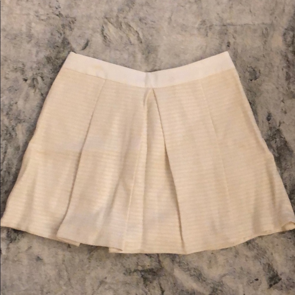 Trina Turk Beige Mini Skirt. Like new. Size 6